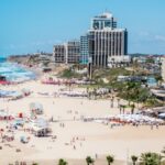 חוף פרטי או טיילת מיקונוס מול נתניה והרצליה - המלונות ששווה לשים על הרדאר לפני שסוגרים חופשה