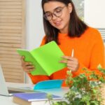 כשהשפה פותחת דלת איך מילים קטנות יוצרות חוויית טיול גדולה